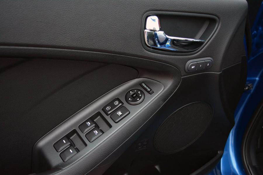  Kia Forte 2014 года  (фото 27 из 125)